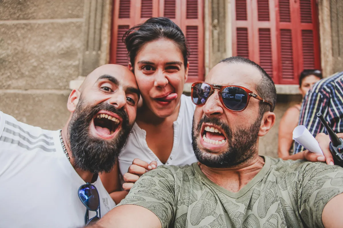 autoportrait hapiness beirut friends