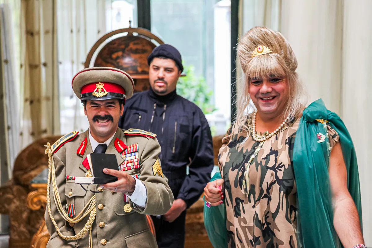 behind the scenes didier bourdon jamel debbouze 2010 made in jamel 004