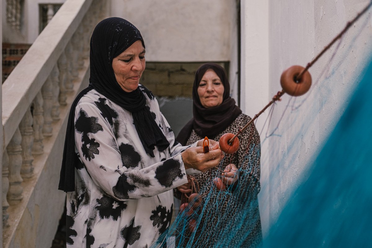 femmes pecheurs belyounech fabrication filet de peche 009
