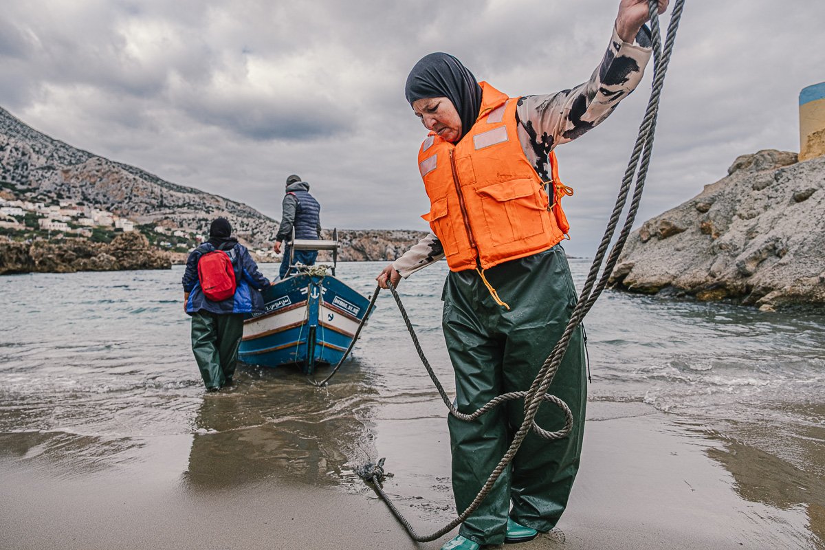 femmes pecheurs belyounech fabrication filet de peche 010