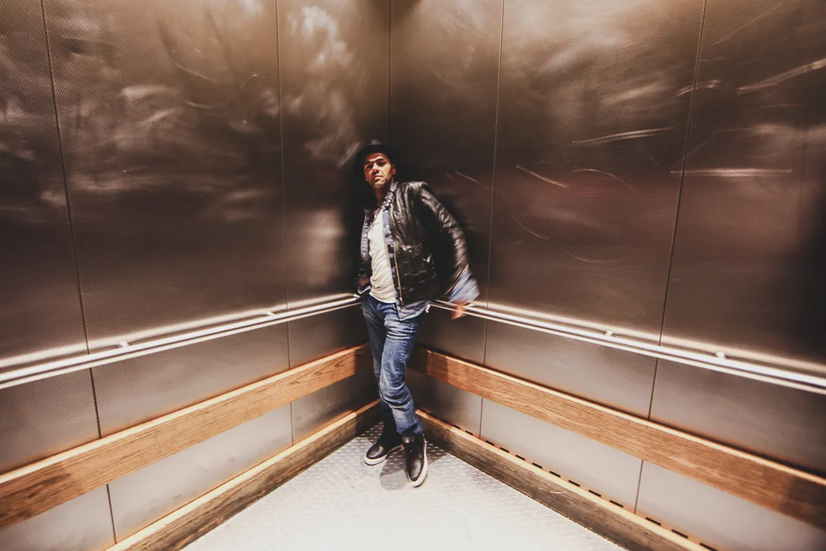 jamel debbouze ascenseur 004