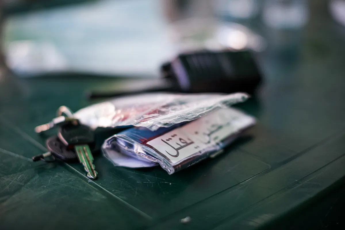 paquet cigarette libanais ecriture arabe clefs voiture