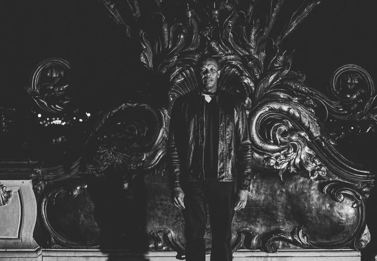 portrait docteur dre paris pont alexandre trois