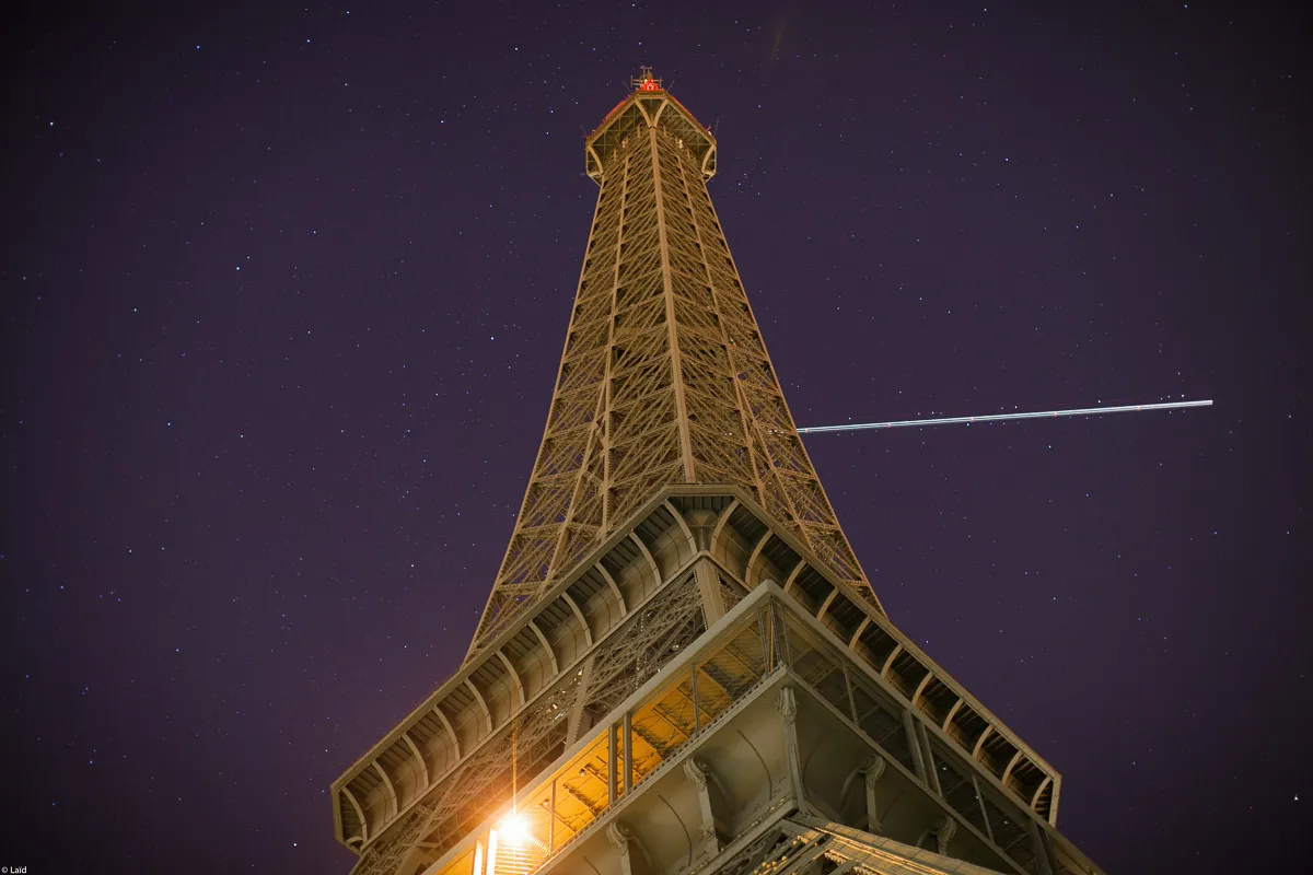 tour eiffel etoiles pose longue timelapse