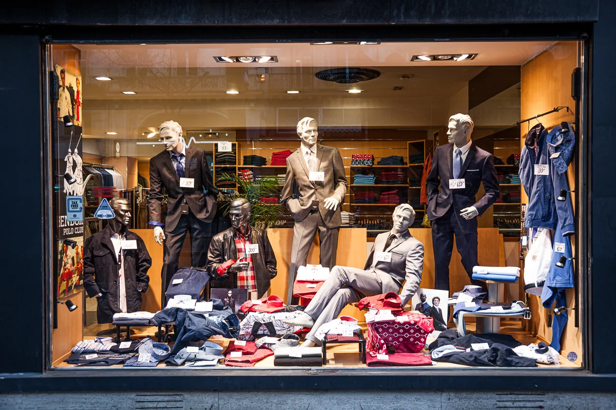 vitrine parisienne magasin