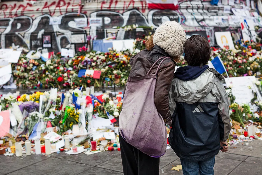attentats bataclan hommage parisiens