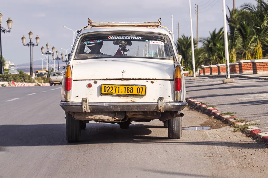 voiture peugeot annee 60 oum el bouaghi